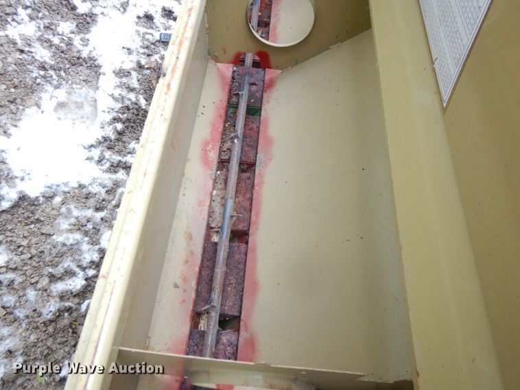 image for item DH3353 (2) Land Pride seeders