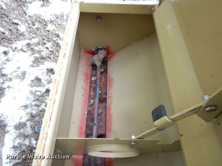 image for item DH3353 (2) Land Pride seeders