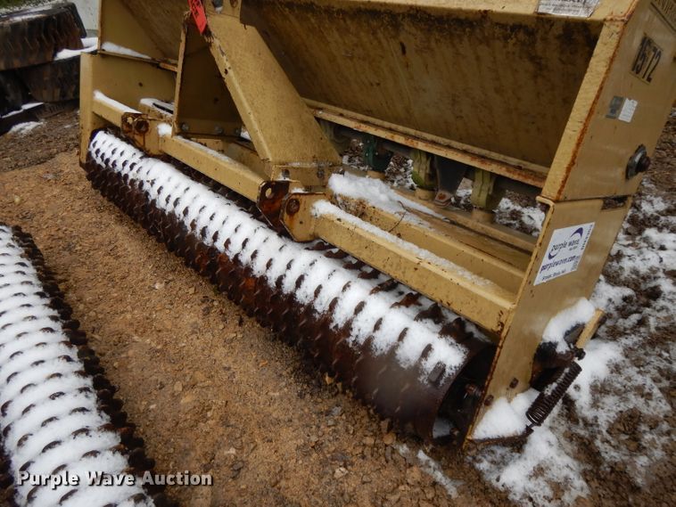 image for item DH3353 (2) Land Pride seeders