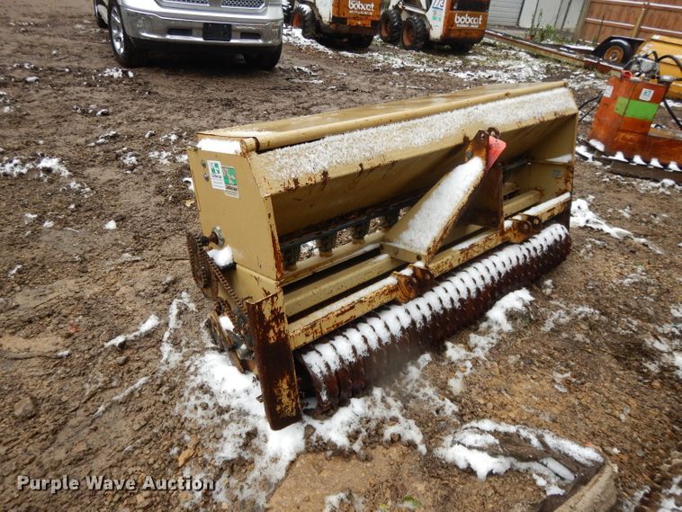 image for item DH3353 (2) Land Pride seeders