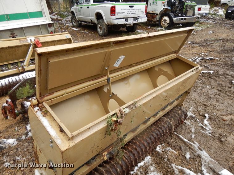 image for item DH3353 (2) Land Pride seeders