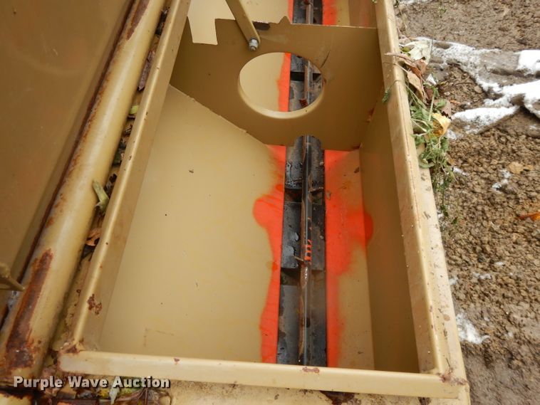 image for item DH3353 (2) Land Pride seeders