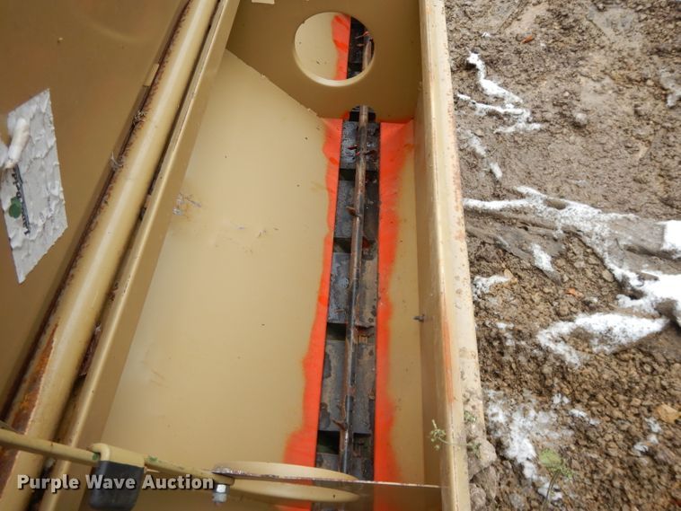 image for item DH3353 (2) Land Pride seeders