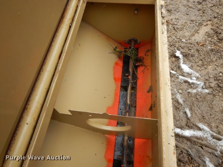 image for item DH3353 (2) Land Pride seeders