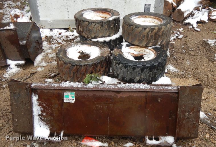 image for item DH3354 Skid steer attachments