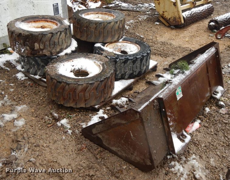 image for item DH3354 Skid steer attachments