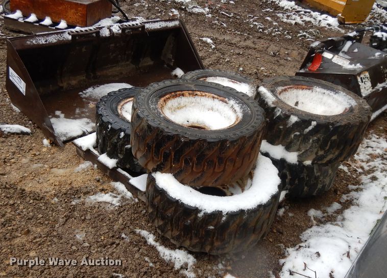 image for item DH3354 Skid steer attachments