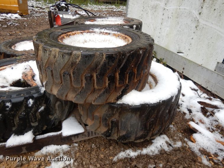 image for item DH3354 Skid steer attachments