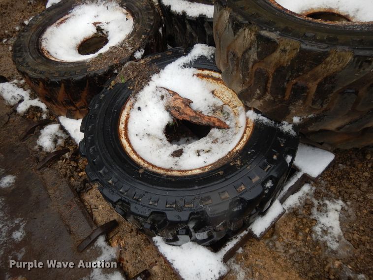 image for item DH3354 Skid steer attachments