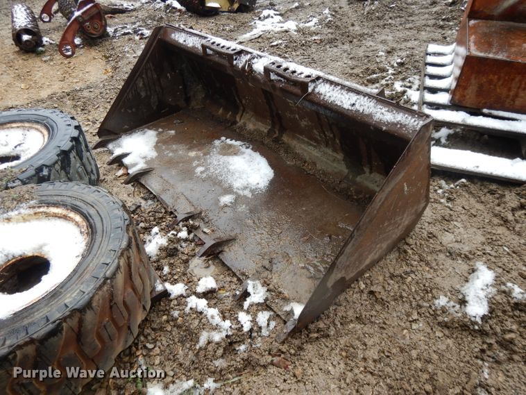 image for item DH3354 Skid steer attachments