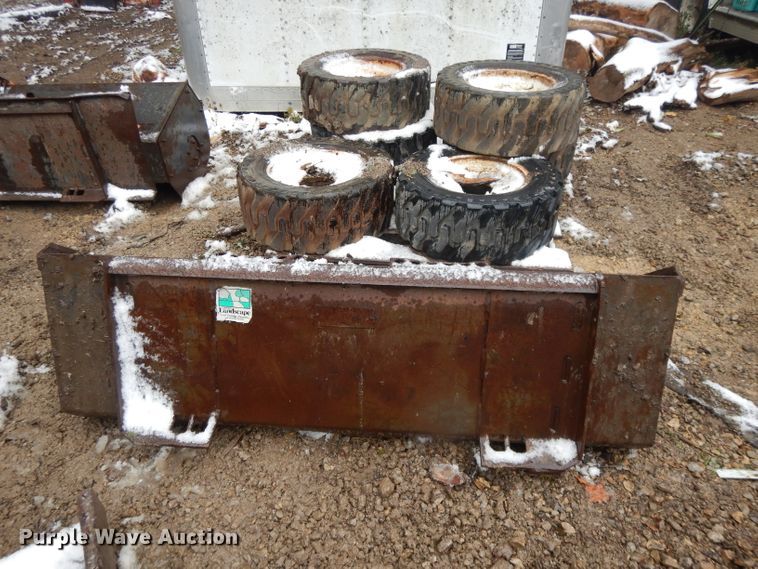 image for item DH3354 Skid steer attachments