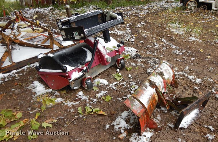 image for item DH3358 (2) Toro Dingo attachments