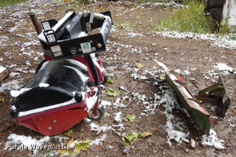 image for item DH3358 (2) Toro Dingo attachments