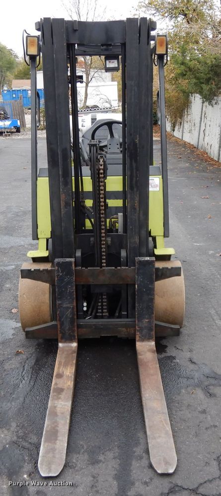 image for item DH3378 Clark CGC30  forklift