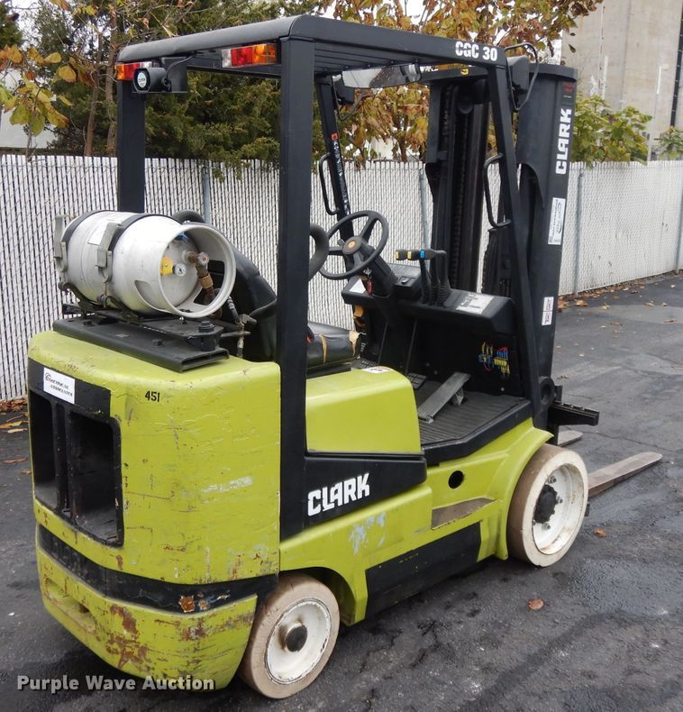 image for item DH3378 Clark CGC30  forklift
