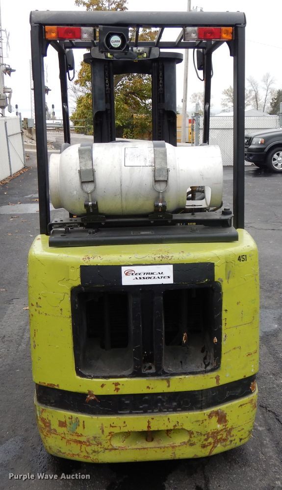 image for item DH3378 Clark CGC30  forklift