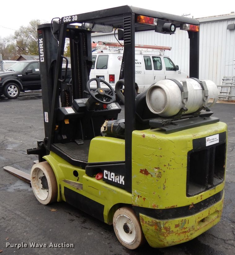 image for item DH3378 Clark CGC30  forklift