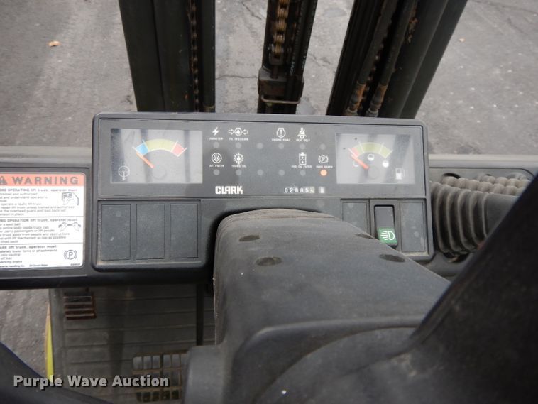 image for item DH3378 Clark CGC30  forklift