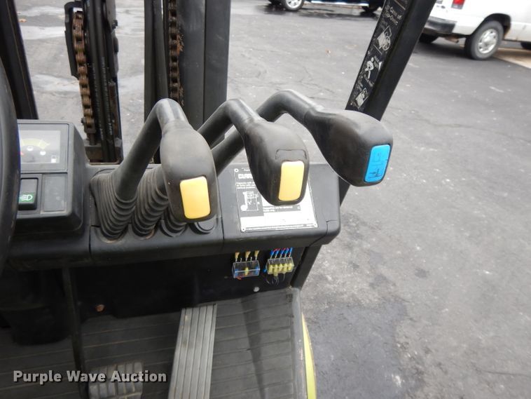 image for item DH3378 Clark CGC30  forklift