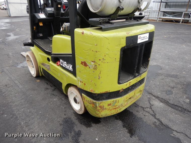 image for item DH3378 Clark CGC30  forklift