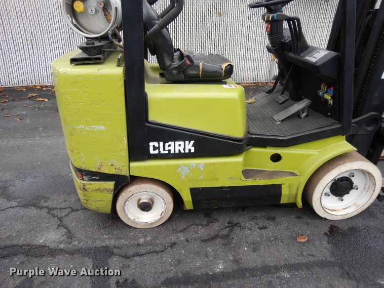 image for item DH3378 Clark CGC30  forklift