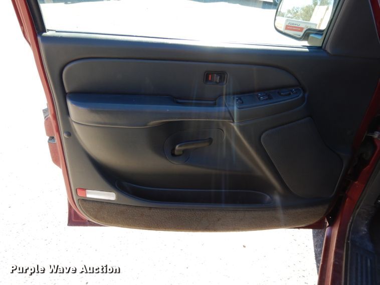 image for item DH3388 2005 Chevrolet Silverado 1500  Ext. Cab pickup truck