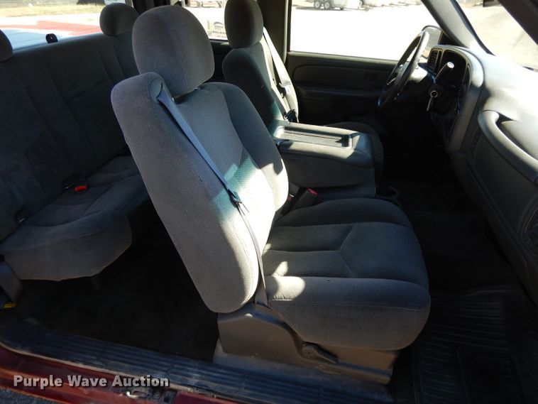 image for item DH3388 2005 Chevrolet Silverado 1500  Ext. Cab pickup truck