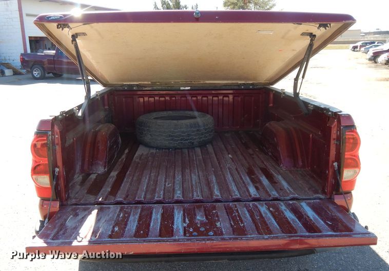 image for item DH3388 2005 Chevrolet Silverado 1500  Ext. Cab pickup truck