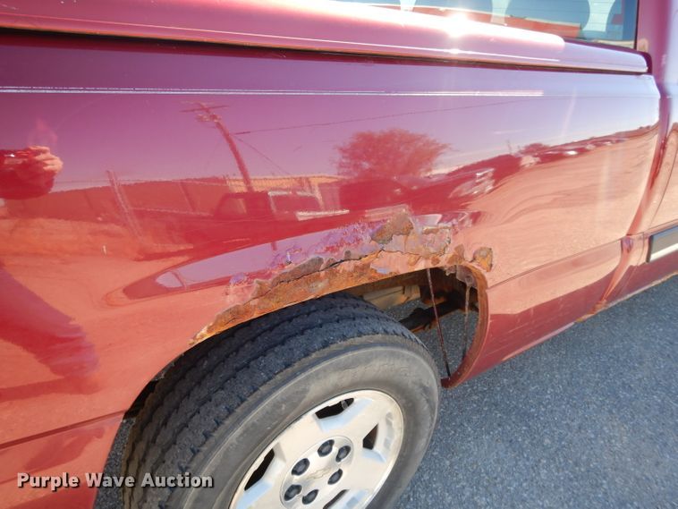 image for item DH3388 2005 Chevrolet Silverado 1500  Ext. Cab pickup truck