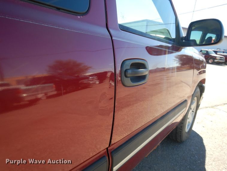 image for item DH3388 2005 Chevrolet Silverado 1500  Ext. Cab pickup truck