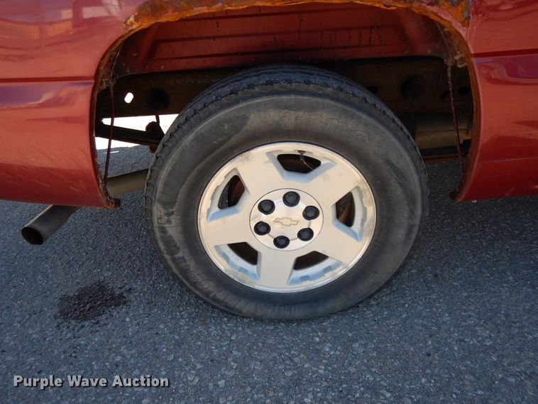 image for item DH3388 2005 Chevrolet Silverado 1500  Ext. Cab pickup truck