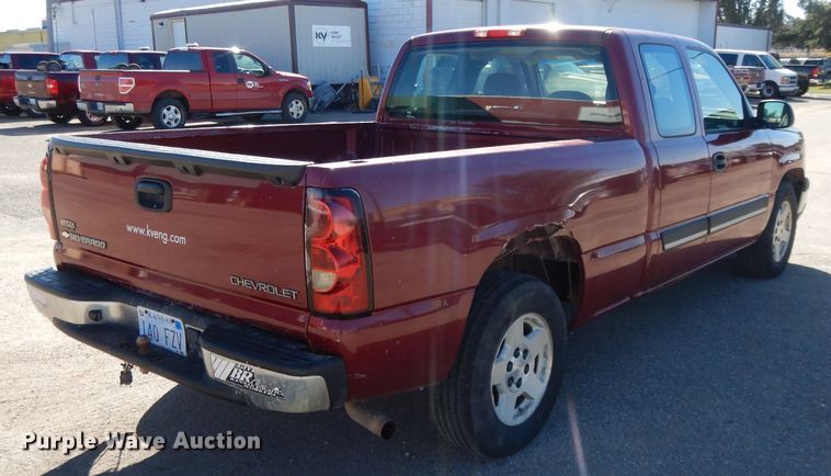image for item DH3389 2005 Chevrolet Silverado 1500  Ext. Cab pickup truck
