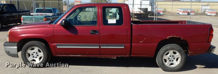 image for item DH3389 2005 Chevrolet Silverado 1500  Ext. Cab pickup truck