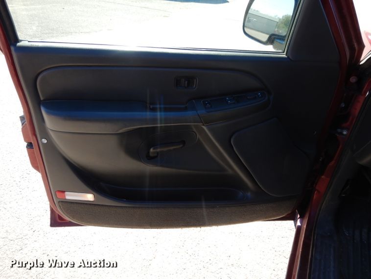 image for item DH3389 2005 Chevrolet Silverado 1500  Ext. Cab pickup truck