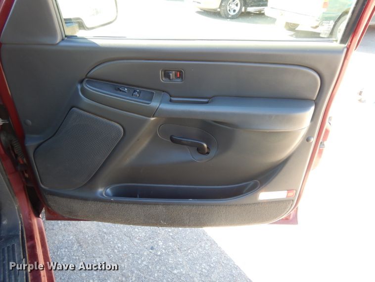 image for item DH3389 2005 Chevrolet Silverado 1500  Ext. Cab pickup truck