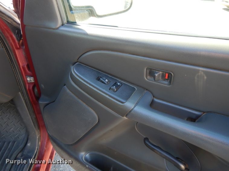 image for item DH3389 2005 Chevrolet Silverado 1500  Ext. Cab pickup truck