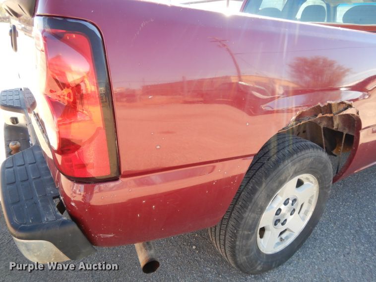 image for item DH3389 2005 Chevrolet Silverado 1500  Ext. Cab pickup truck