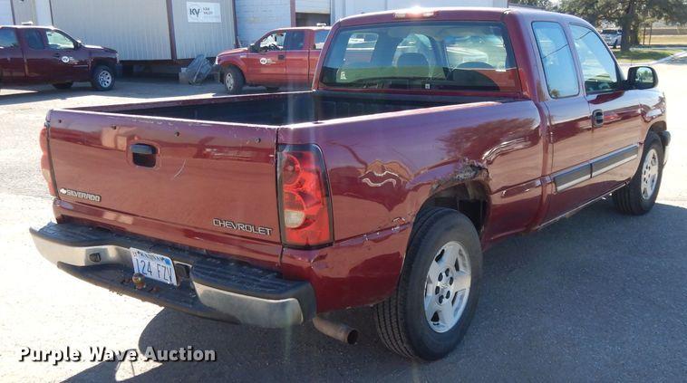 image for item DH3390 2005 Chevrolet Silverado 1500  Ext. Cab pickup truck