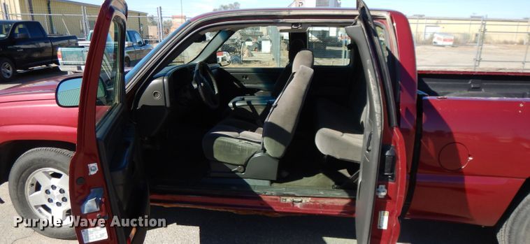 image for item DH3390 2005 Chevrolet Silverado 1500  Ext. Cab pickup truck