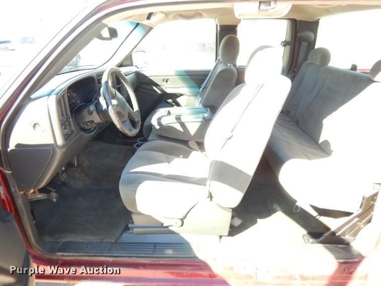 image for item DH3390 2005 Chevrolet Silverado 1500  Ext. Cab pickup truck