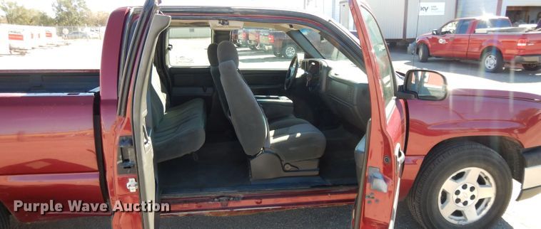 image for item DH3390 2005 Chevrolet Silverado 1500  Ext. Cab pickup truck