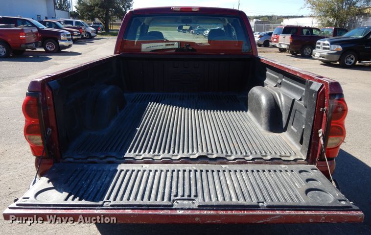 image for item DH3390 2005 Chevrolet Silverado 1500  Ext. Cab pickup truck