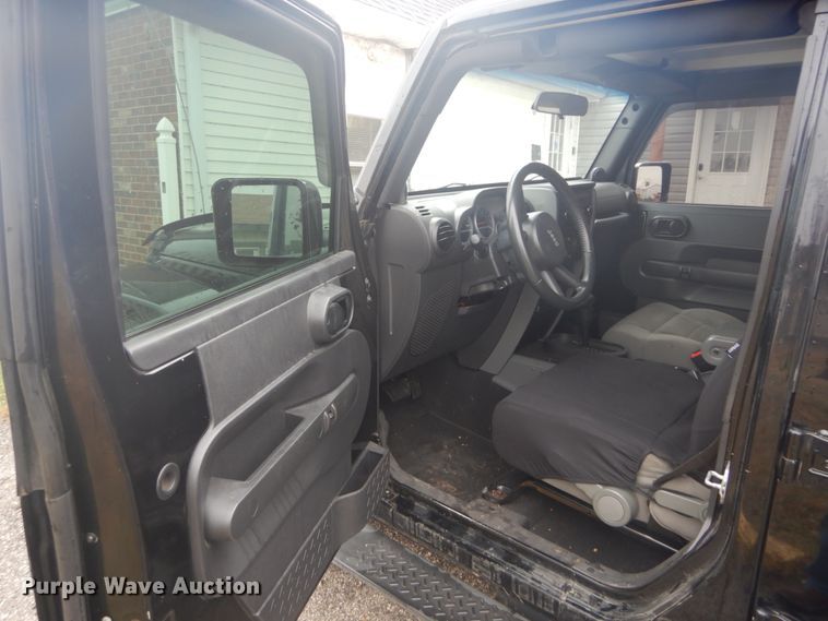 image for item DH5229 2007 Jeep Wrangler Unlimited Sahara  SUV