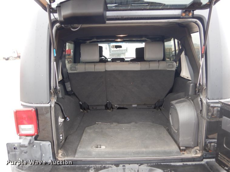 image for item DH5229 2007 Jeep Wrangler Unlimited Sahara  SUV