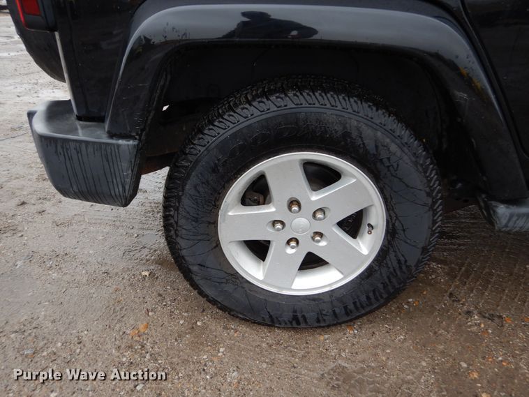 image for item DH5229 2007 Jeep Wrangler Unlimited Sahara  SUV