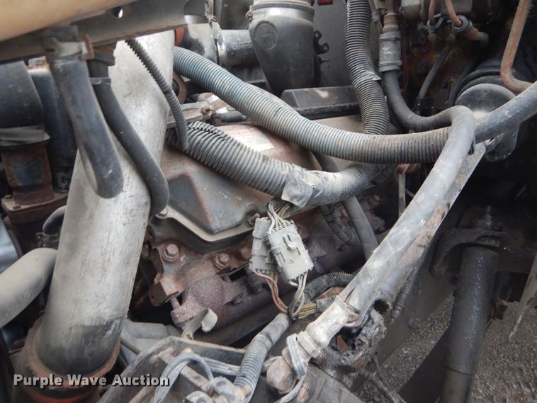 image for item DH5230 2001 International 4700  flatbed truck