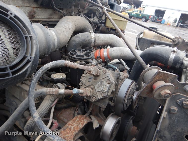 image for item DH5230 2001 International 4700  flatbed truck