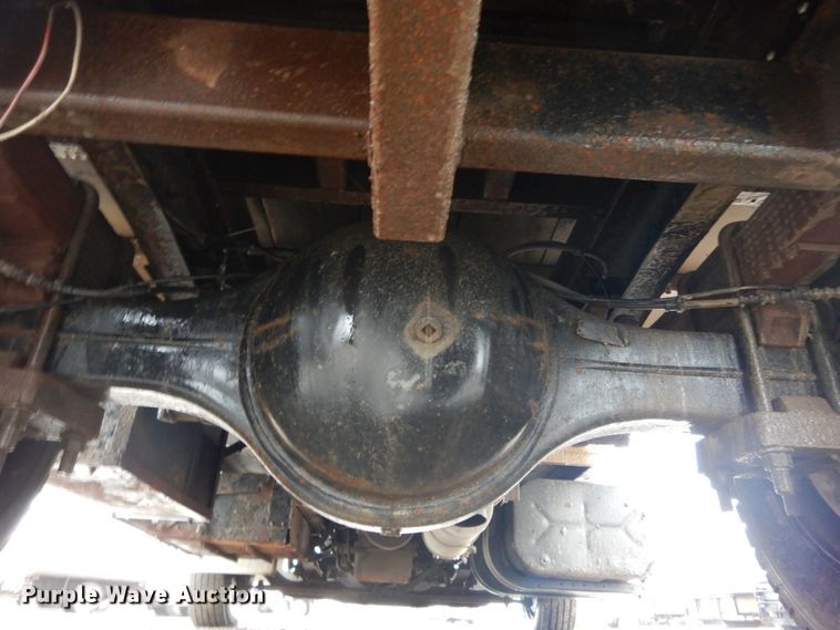 image for item DH5230 2001 International 4700  flatbed truck