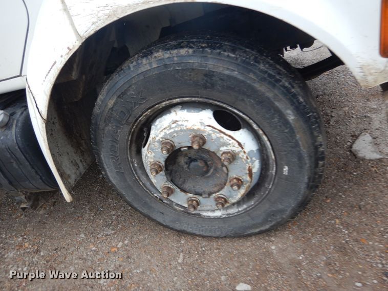 image for item DH5230 2001 International 4700  flatbed truck