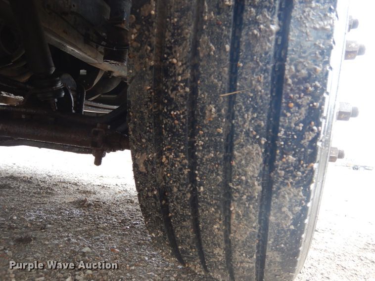 image for item DH5230 2001 International 4700  flatbed truck